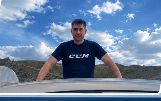 Тимур Табишев на берегу Каспия